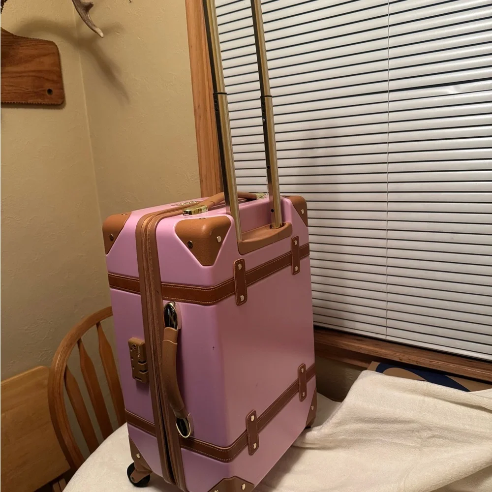 Chariot Gatsby Luggage Pink Carry On Hard Side 2 Piece
